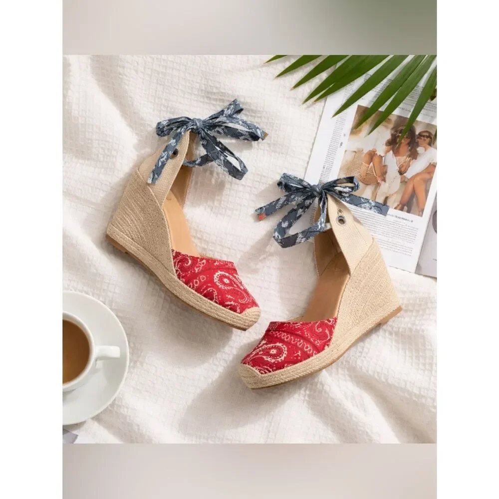 NINE WEST red blue bandana ankle strap wedges size 7.5 M